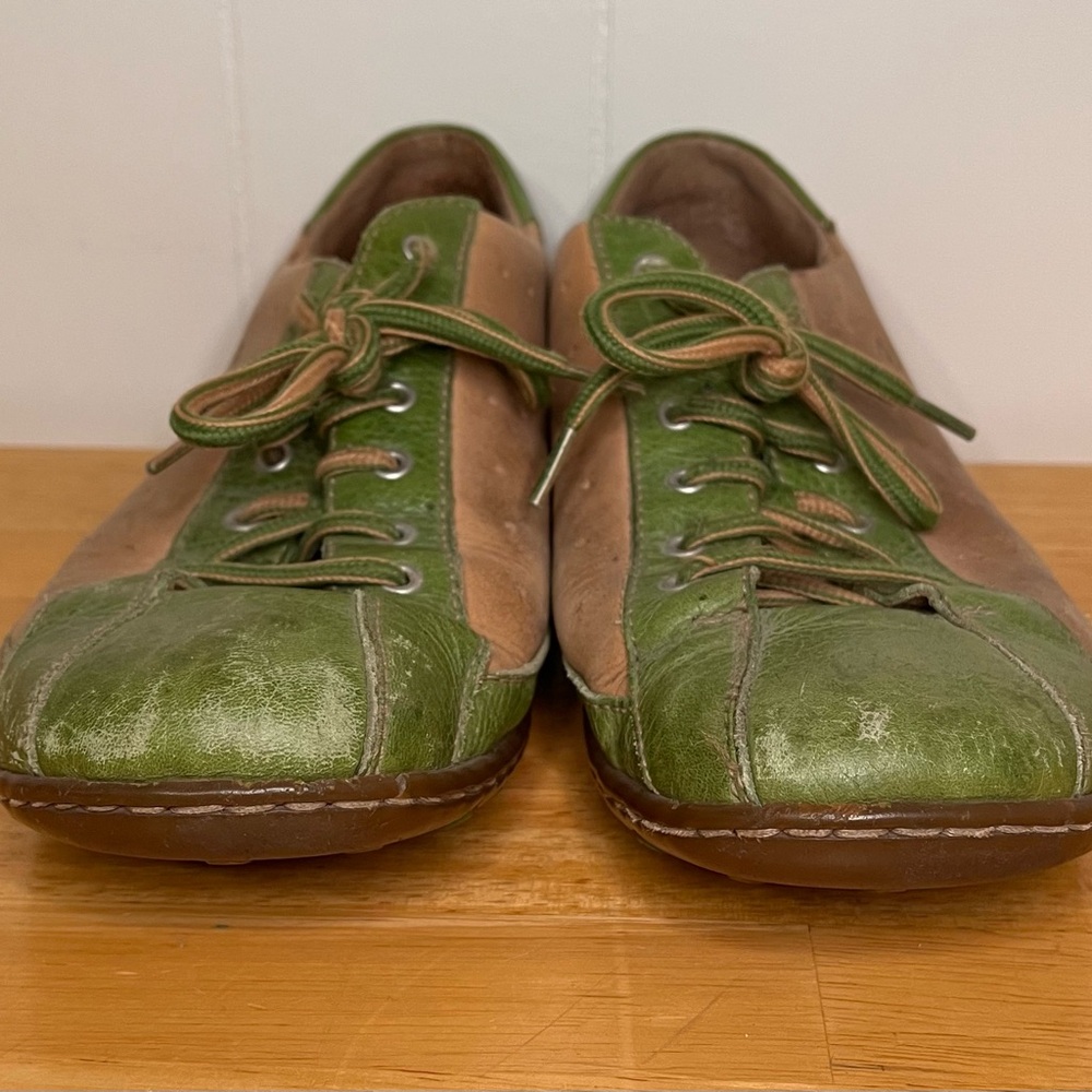 Born Hawkeye women's green and tan leather shoes Size 9.5 S0194.10